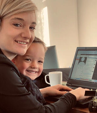 Lena aus dem Team PMO und Controlling